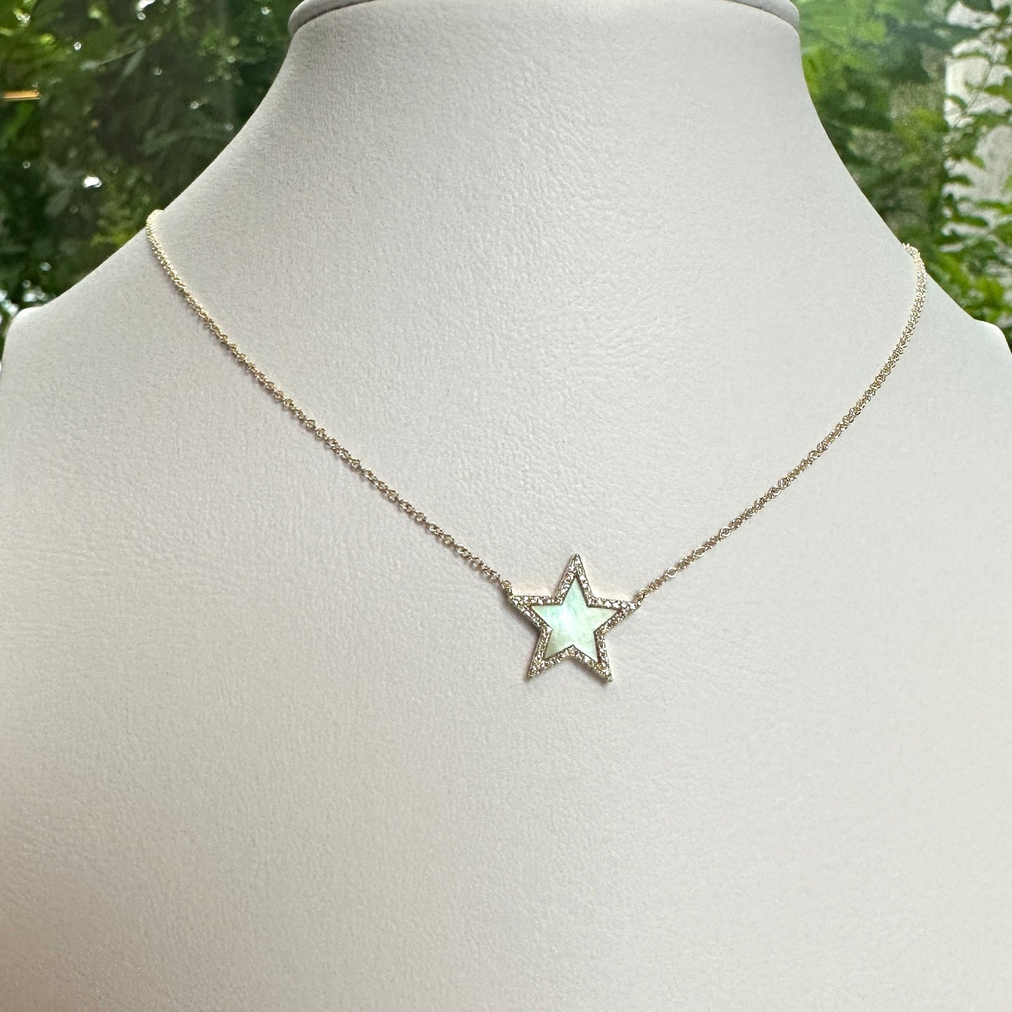 Cadenita con Estrella de Madre Perla con Diamantes