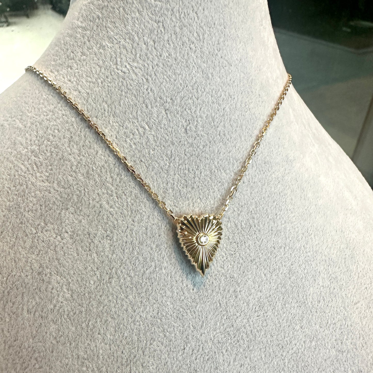 Aspery and Guldag Heart center diamond necklace