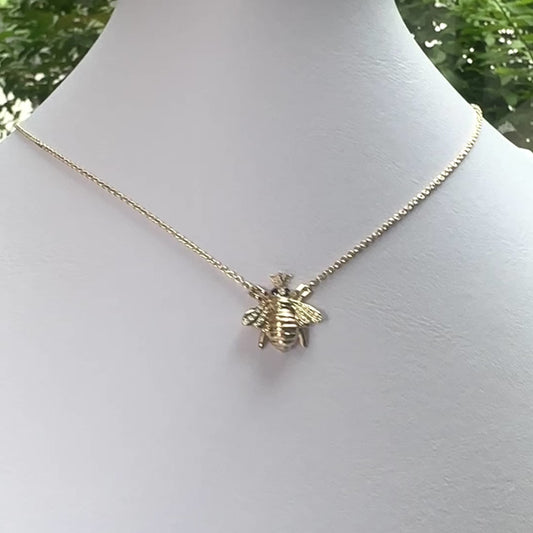 Aspery and Guldag Medium Queen Bee Diamond necklace
