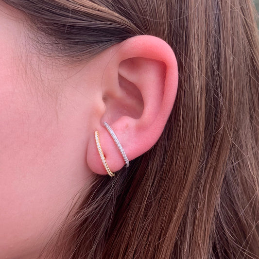 Arete de plata de MEDIO CIRCULO con ZICRONIAS