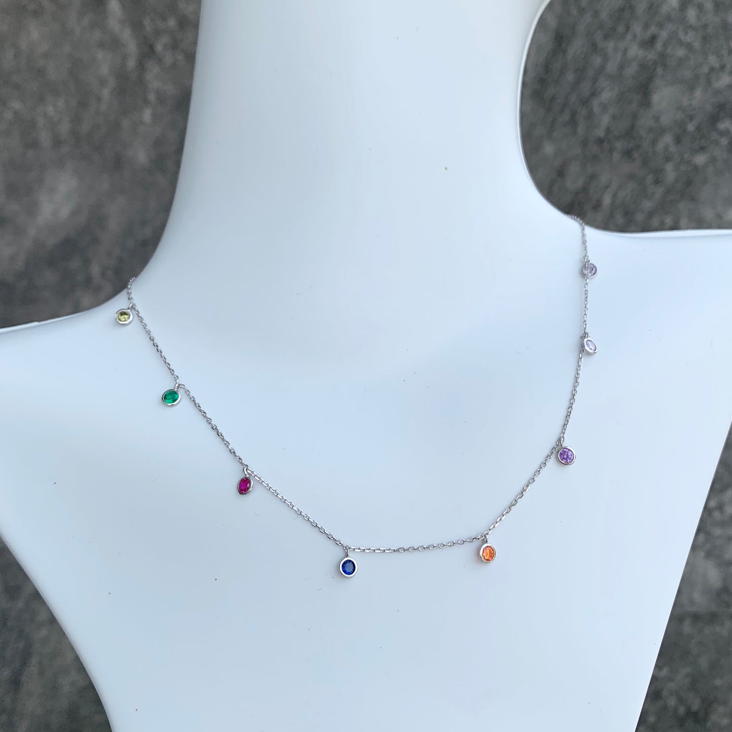 Cadenita CHOKER de plata con 10 zirconias COLGANTES de COLORES