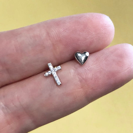 Arete de plata .925 con CRUZ con zirconias y CORAZON