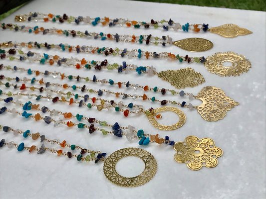 COLLAR de Oro Brasileño con PIEDRITAS NATURALES y DIJE