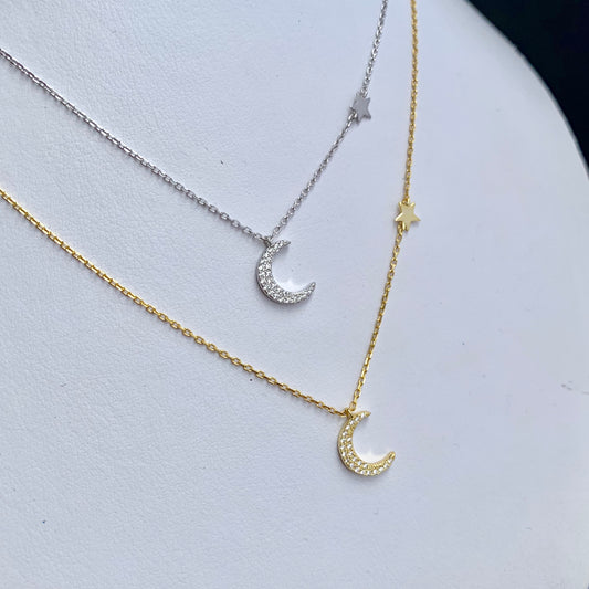 Cadenita CHOKER de PLATA con dije de LUNA con zirconias y ESTRELLITA