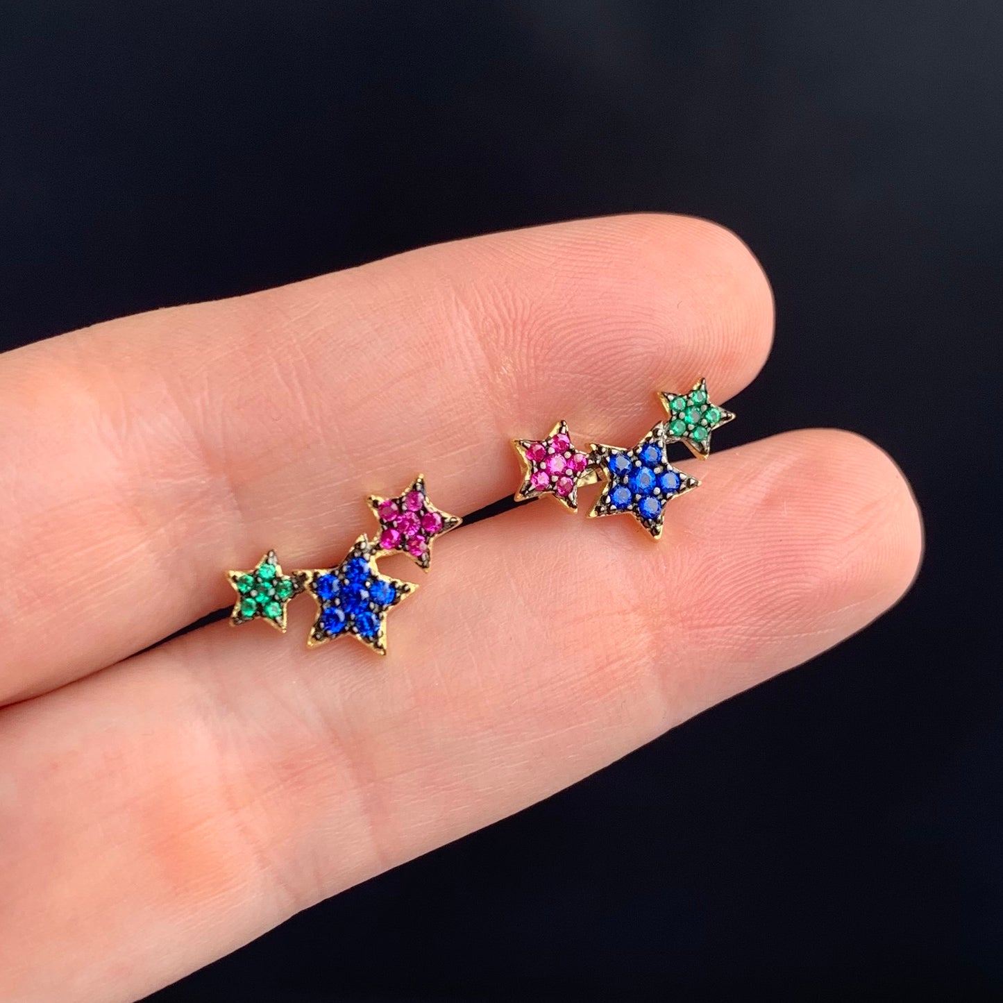 Aretes de PLATA de TRIPLE ESTRELLA cubierto con ZIRCONIAS de COLOR