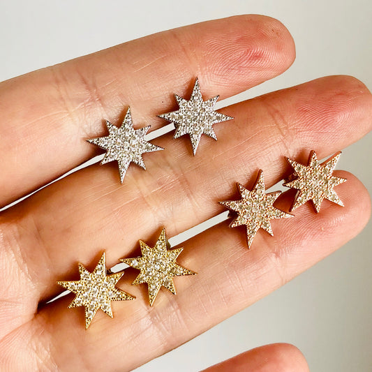 Arete de PLATA de ESTRELLA cubierta con ZIRCONIAS