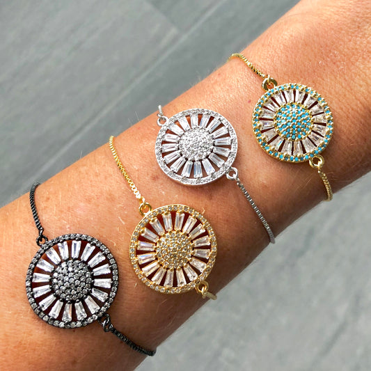 Pulsera Ajustable con SOL de ZIRCONIAS